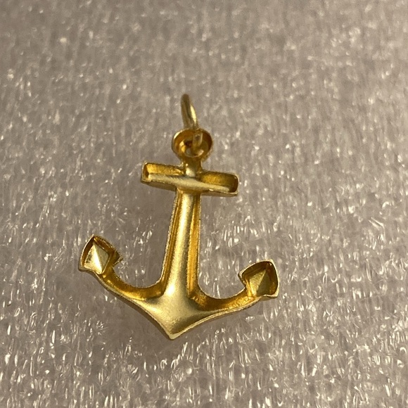 NWOT - D F Jewellers Brushed Goldtone Metal Anchor Necklace Pendant - Picture 2 of 3